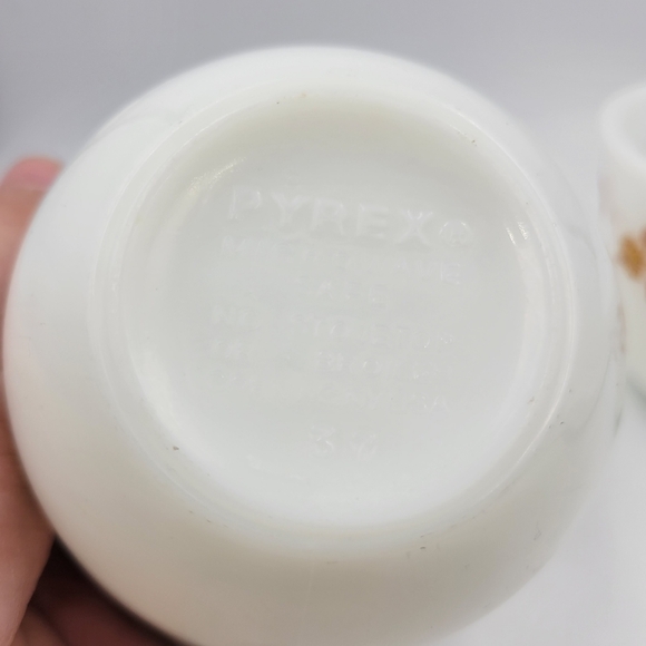 Vintage Pyrex Tea Coffee Cups in Harvest Home Pattern, Set of 2 - Picture 3 of 5